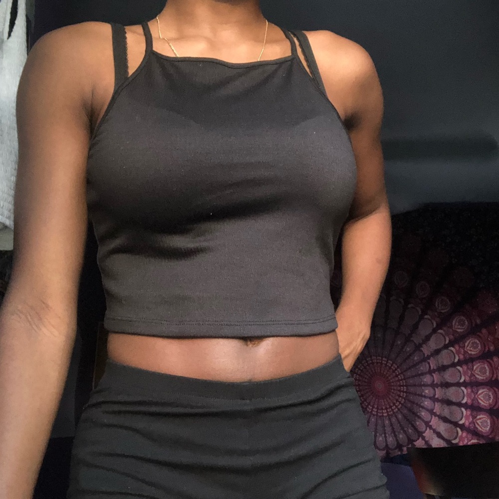 black crop top
